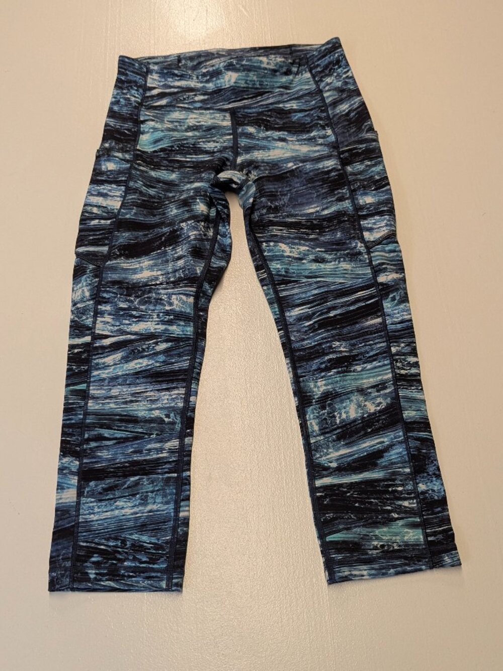 Lululemon Speed Up Crop *21" Shorelines Multi Blue Size 6